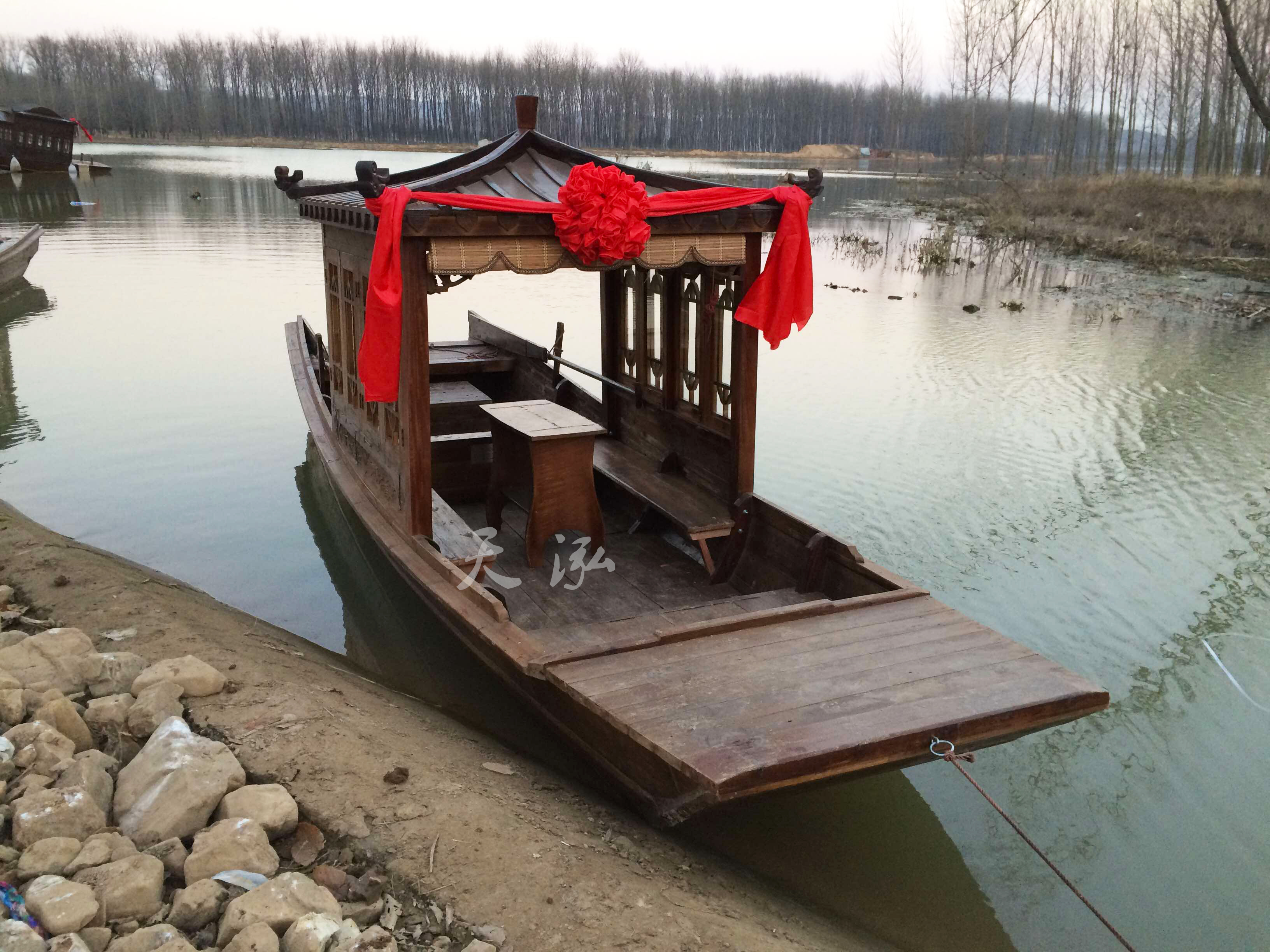 小巧玲瓏單亭船  江湖盡在一舟前